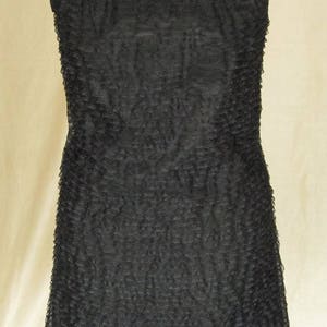 Fabuloso vestido arrugado con top de crepe fino y todo forrado. Material de los mejores bailarines Go-Go...