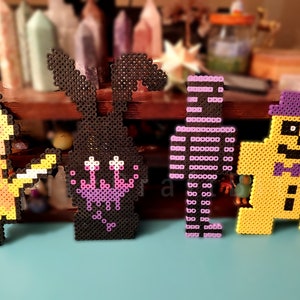 8 Bit Five Nights Sprites: The Princess, Glitchtrap, Purple Guy and Golden Fredbear Plush!