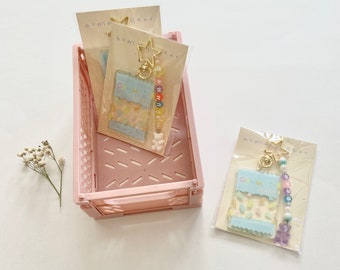 Gummy Bear Glitter Acrylic Keychain - Cute Keychain - Aesthetic - Beaded Cell Phone Charm