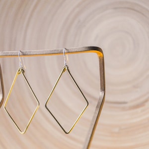 Crystal Core / Diamond / Hammered wire earrings / Brass / Geometric / Modern / Statement / Architectural / Contemporary