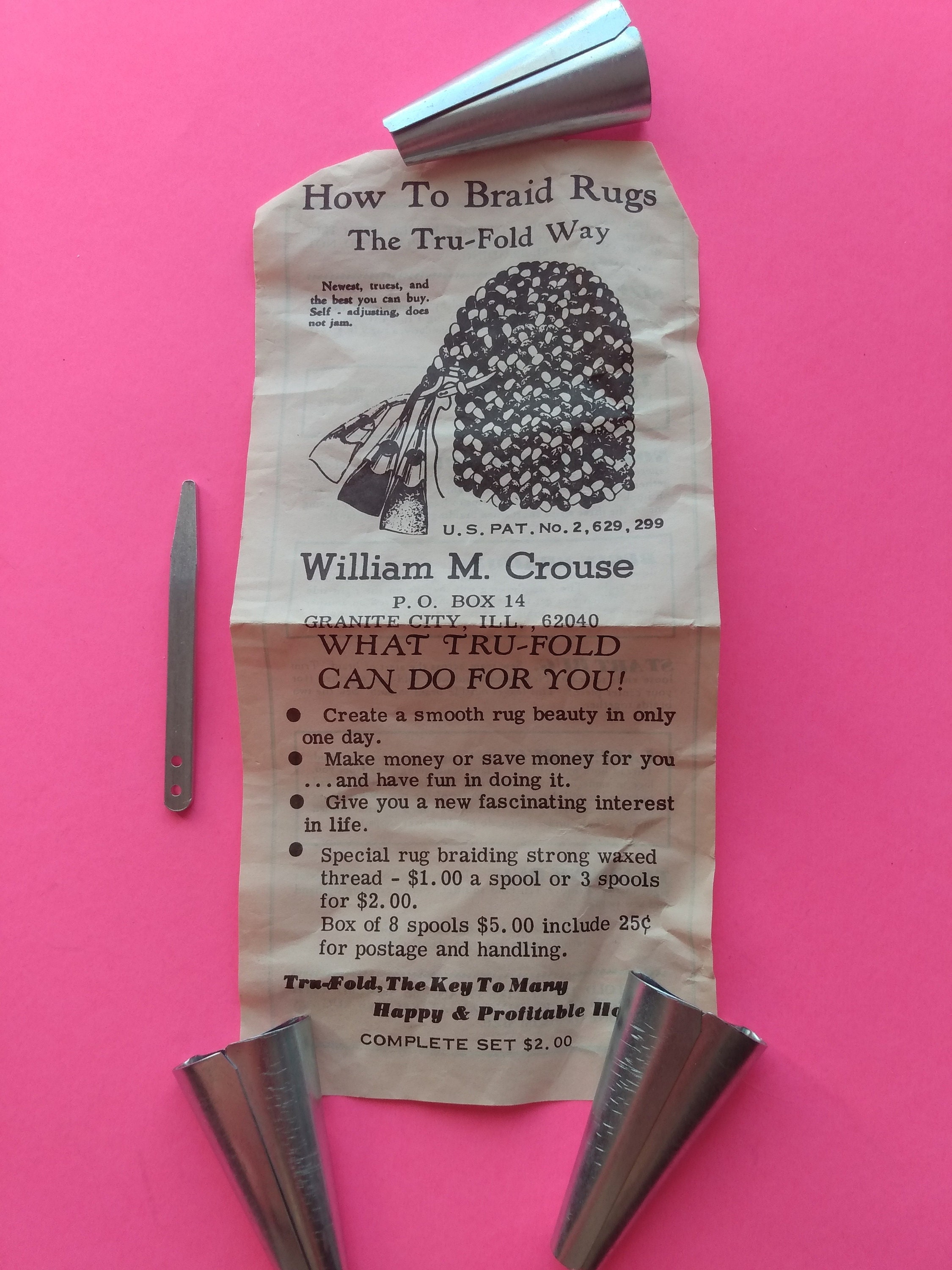 Vintage RUG-A-DAY Rug Braiding Kit Cloth Strip 6 Metal Folders Braid  Upcycle