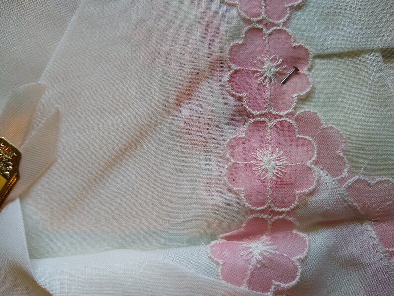 Wedding Tears 3 Pastel Edged Handkerchief in Original Box Free US Shipping