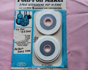 Pom-Pon Maker. 5 Different Sizes. 3 pair interlocking pop-in rings. Pom-Pom. Vintage.