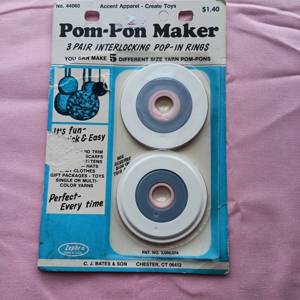 Pom-Pon Maker. 5 Different Sizes. 3 pair interlocking pop-in rings. Pom-Pom. Vintage.