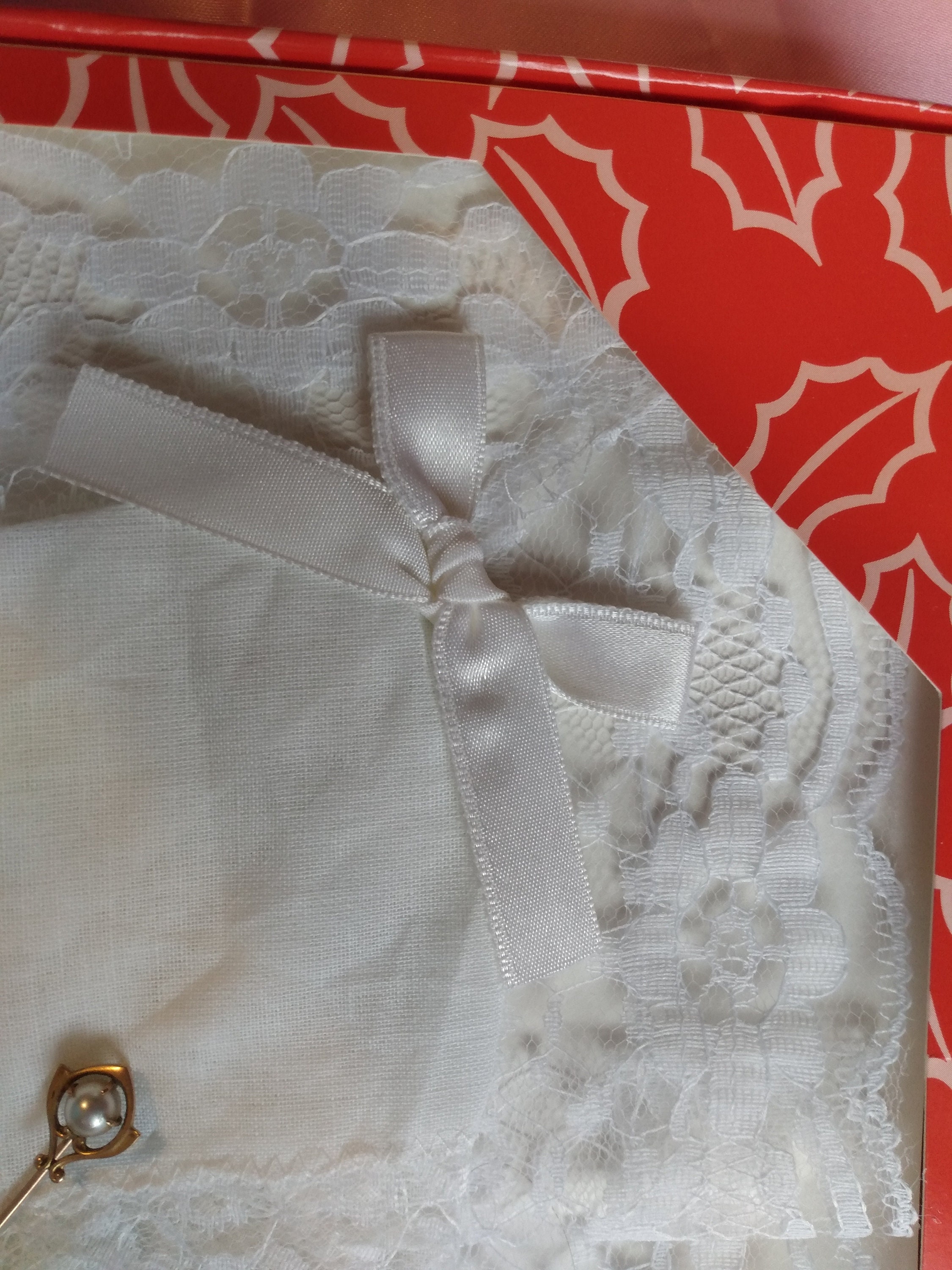2 Lace Handkerchiefs and Gold Plated Pin. Season's Greetings. Original ...