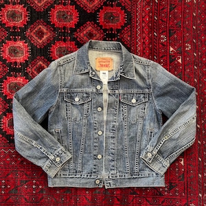 Levi’s Denim Trucker Jacket -  Fits Size Small