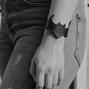 Leren vleermuisarmband / Halloweenkostuumsieraden