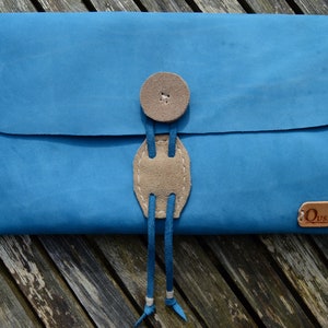 Bolsa multifuncional em couro Nubuck azul e camurça - presente ideal para ela