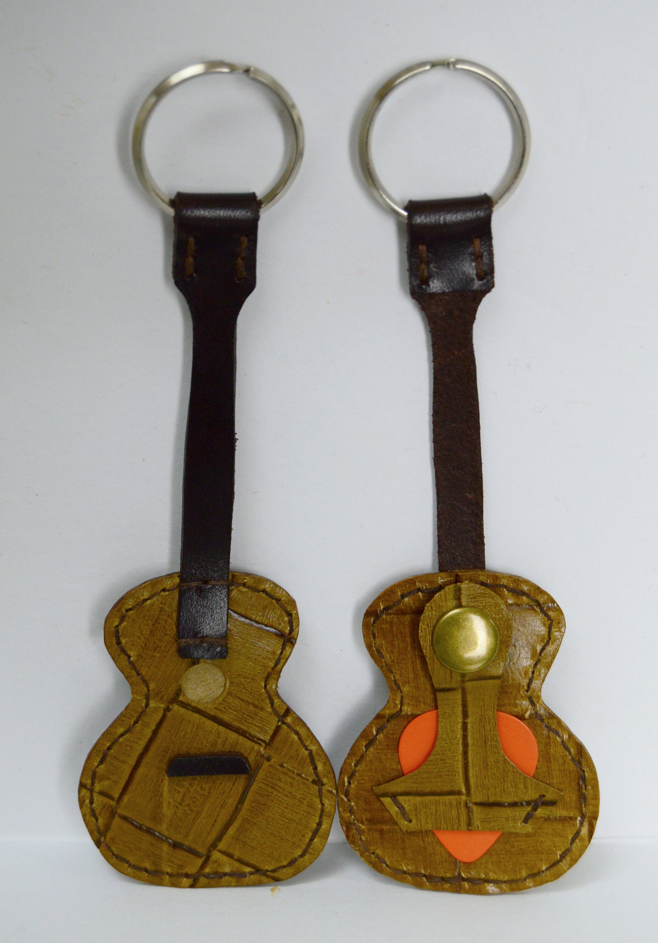 Keenso Gitarren-Pick-Halter Aus Kunstleder – Schlüsselanhänger Mit Metallring, 4 Stück, Für Picks & Münzen