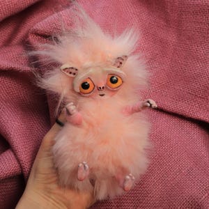 Tarsier rosa - Scultura fatta a mano OOAK - Figurina unica in paperclay, unica nel suo genere, realizzata a mano, carina, morbida, soffice creatura animale