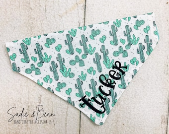 Cactus Perro Bandana, Bordado, Desierto, Oeste, verde, niño, lindo, cachorro, monograma Bandana, personalizado, pañuelo para perros, gato, Sobre el collar