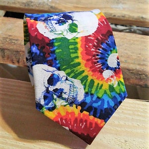 Skulls on Rainbow Tie Die, 70&#39;s Necktie, Rainbow Necktie, Bones Necktie