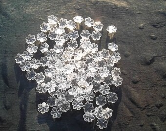 100 pretty unusual 14mm glass snowflake chandelier drops (D84712)