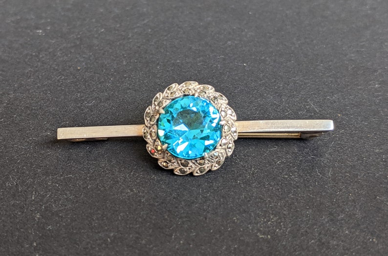 Vintage unmarked silver beautiful large blue topaz colour stone and marcasite bar brooch