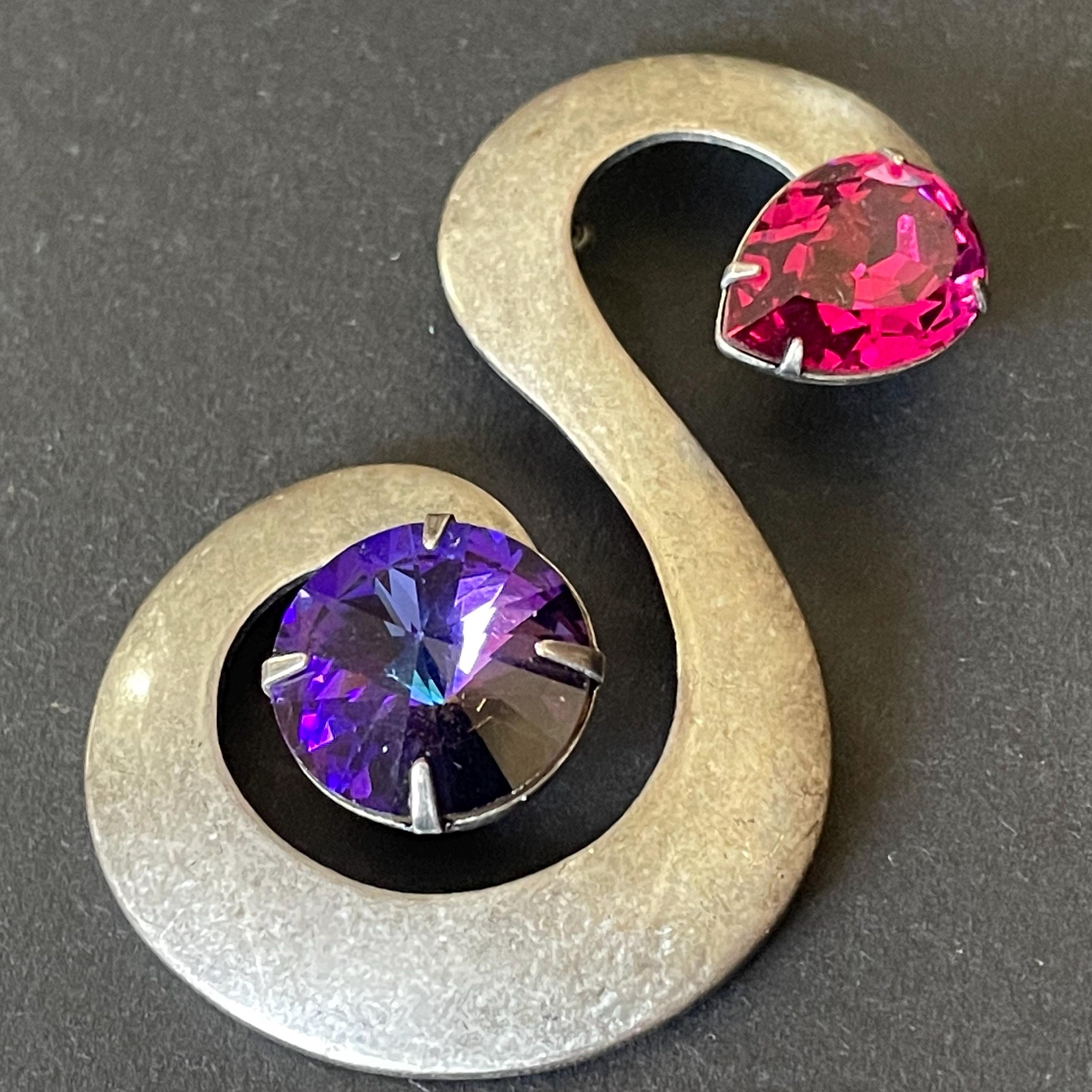 Askew London 刻印　高品質　ヴィンテージ　ハチ　ピアス パチンッ！ ピアス | shopsis