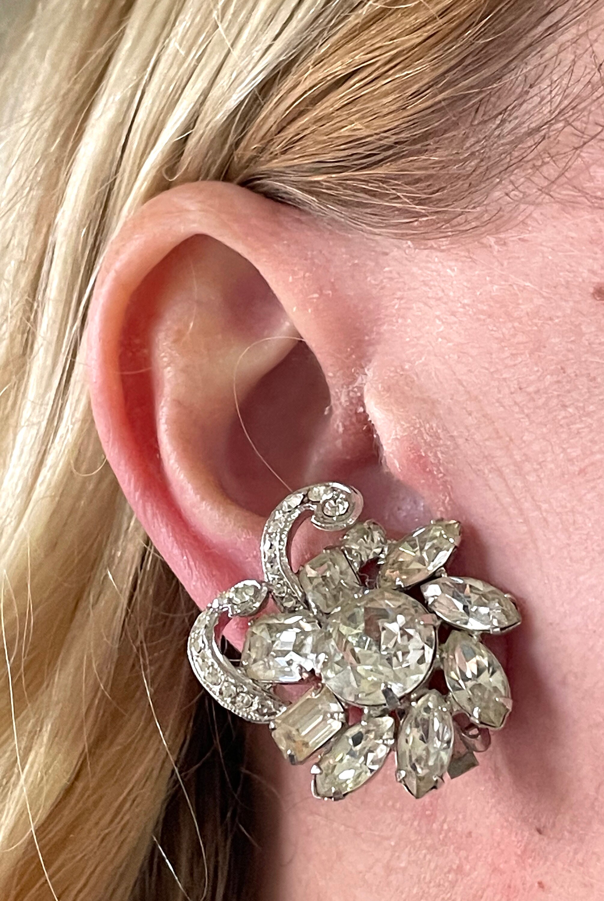 Beautiful Vintage Eisenberg Ice Large Clear Rhinestone Clip