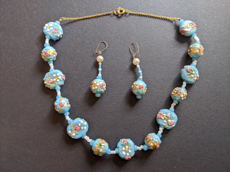 pink green white and gold choker necklace /& earrings for pierced ears set Vintage Art Deco Venetian wedding cake glass light blue