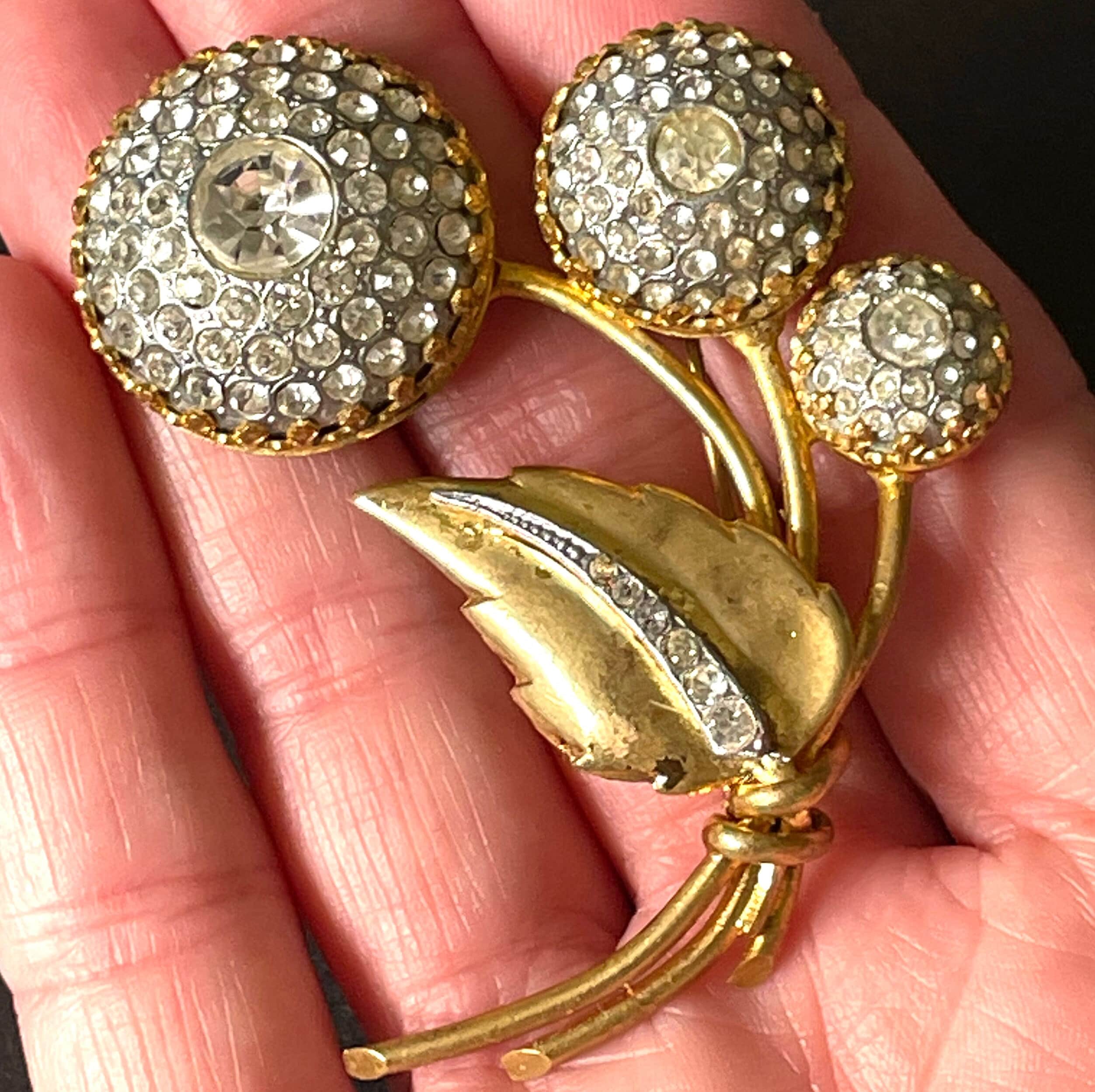 Grande Broche Rétro Or Ajourée - Modèle 4474, En Alliage Doré, Bon état D'occasion