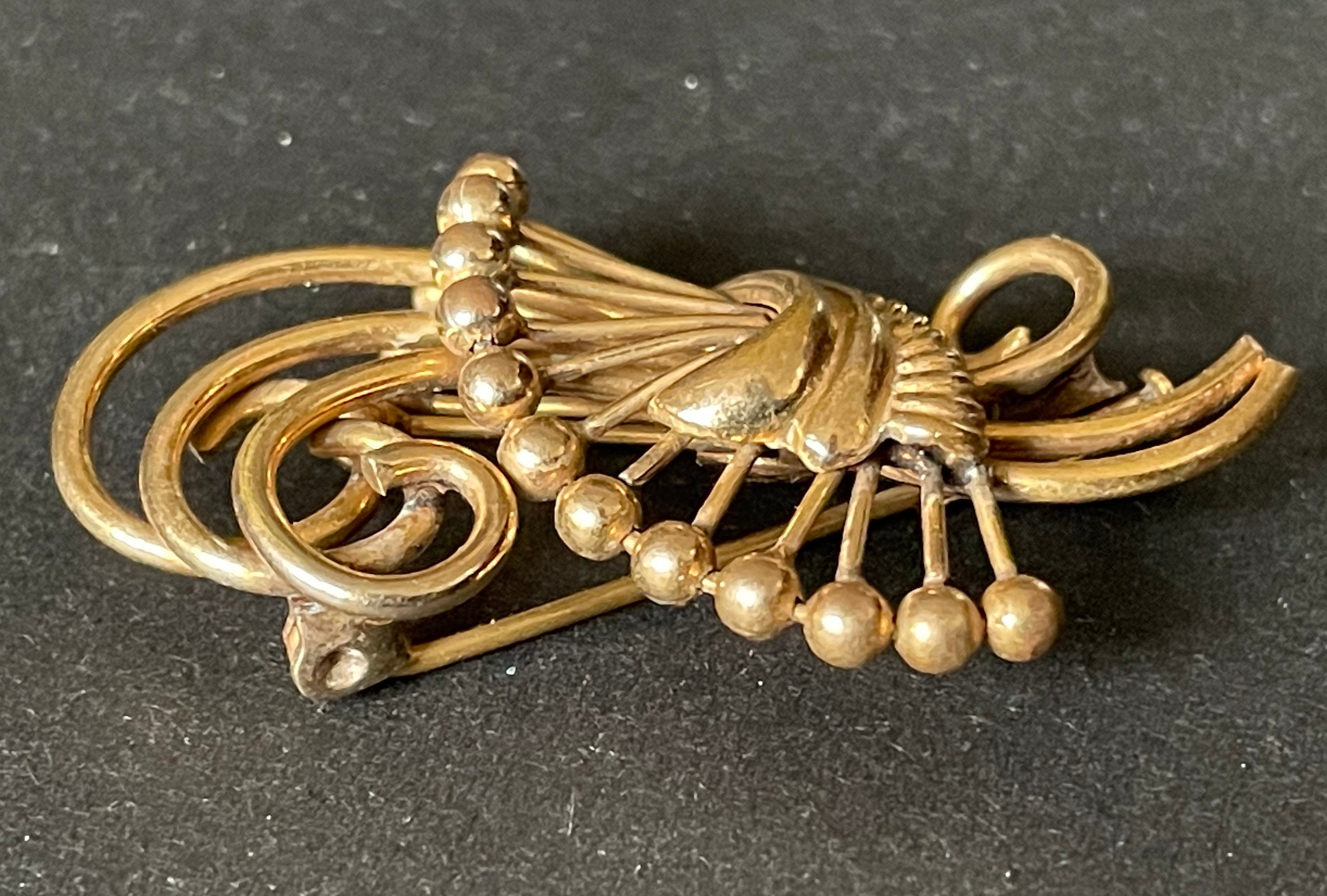 Broche Vintage Plaquée Or avec Détails en Os
