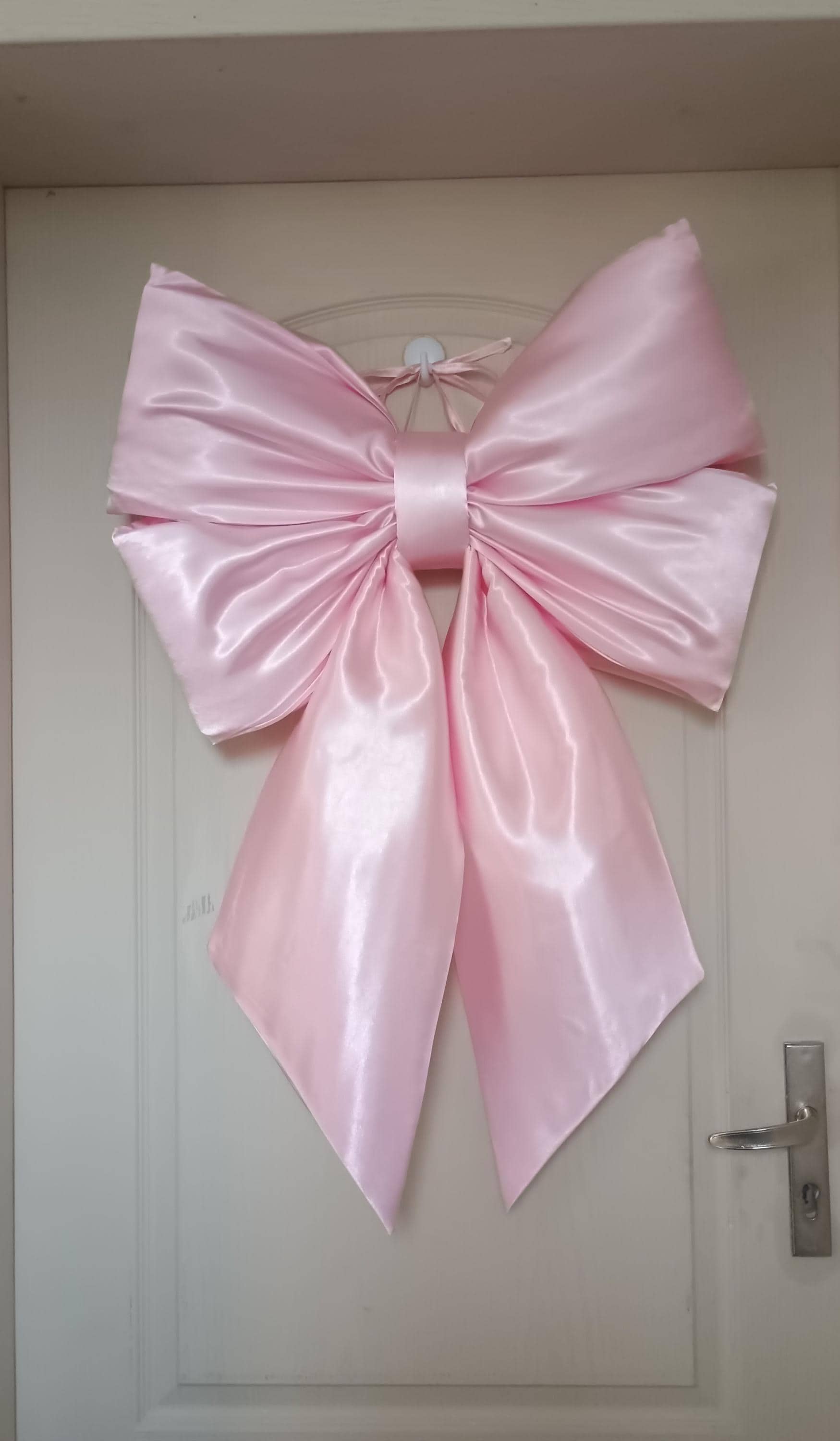 Gros Noeud Blanc Sapin Nœud Géant En Satin Polyester - 105 X 65 Cm - Décoration Murale Pour Mariage, Baby Shower, Fêtes - Ruban Adhésif Inclus Gros Noeud Cadeau Velo