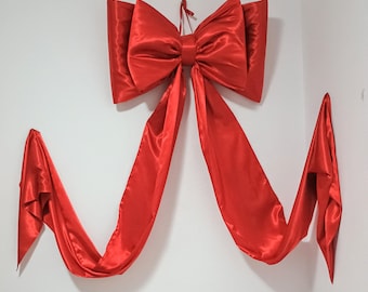 Gigantische rode strik: Valentijnsdag buitenkrans