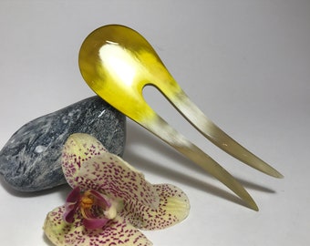 Mano única tallada de cuerno horquilla de pelo, dos clavijas de pelo de punta, soporte de bun, Horn barrette, cuerno de pelo pin, regalo para la esposa, novia