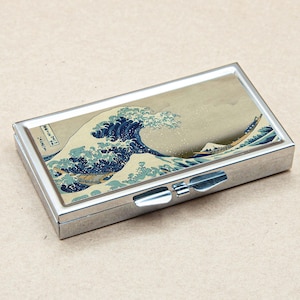 Hokusai Wave Pillendose, Edelstahl 7-Tage-Fall