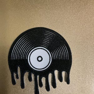 Patch bordado de disco de vinil pingando | Patch para amantes da música | Patch retrô de disco de vinil | Presente para DJ | Presente para fã de vinil | Patch de música old school