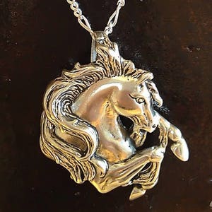 Horse necklace,silver horse necklace,horse pendent,sterling silver horse, Equestrian jewelry,equestrian necklace,silver equestrian necklace