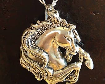 Horse necklace,silver horse necklace,horse pendent,sterling silver horse, Equestrian jewelry,equestrian necklace,silver equestrian necklace