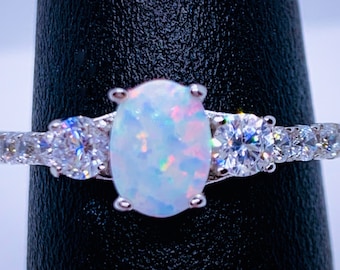 Petite bague opale de feu blanche : bague de promesse en argent sterling CZ
