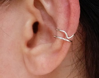 Silver Chevron Ear Cuff, Fake piercing, Minimal Jewelry, Ear hugger, Gold Chevron Ear Cuff, Silver Ear Wrap, Ear Jacket,