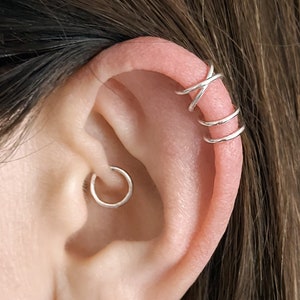 Orecchino a polsino incrociato, orecchino a polsino incrociato in argento sterling, orecchini a doppio cerchio, set di orecchini a polsino, set di cerchi, anello per elica in oro, set di orecchini a cartilagine