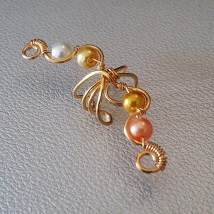 Gold Ear Cuff, Pearl Ear cuff, Gold Ear Wrap, Elegant Ear Cuff, Gold Ear Jacket, No piercing earrings, Fake piercing, Cartilage Ring