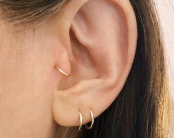 Gold Tragus Ohrring, Tragus Piercing, Gold Tragus Hoop, Helix Ohrring, Minimal Ohrring, Silver Sleeper, Gold Hugger Hoop, Tiny Ohrring Hoop