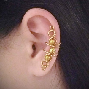 Gold Ohr cuff/24K Vergoldet Ohr Wickel/Gold Ohr Kletterer/Kein Piercing/Draht Ohr cuff/ Brautjungfern Ohr cuff/ by Altered Elegance