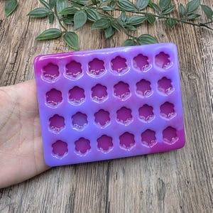 Molde de silicona pre-domo set flores 1,5 cm para pendientes de botón para resina, jesmonite, resina uv, yeso, cera, jabón, arcilla polimérica, etc.
