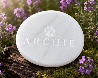 Personalised White Pebble Pet Memorial Stone | Custom Engraved Pet Loss Gift | Dog & Cat Remembrance Garden Stone | Memorial Pebble