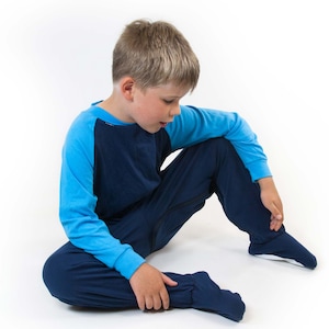 Special Needs Unisex Long Seeve, Zip Back Footed Pajamas for Kids (3-16 yrs) by Seenin bild 1
