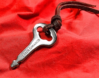 Vtg SINGER SIMANCO 124428 Key for Sewing Machine Wooden Bentwood