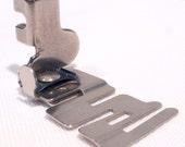 Vintage SINGER SIMANCO 36865 Edge Stitcher Sewing Machine Foot Attachment Low Shank Featherweight 221 222