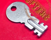 Original SINGER SIMANCO Key for Featherweight 221 222k 221k Sewing Machine Case