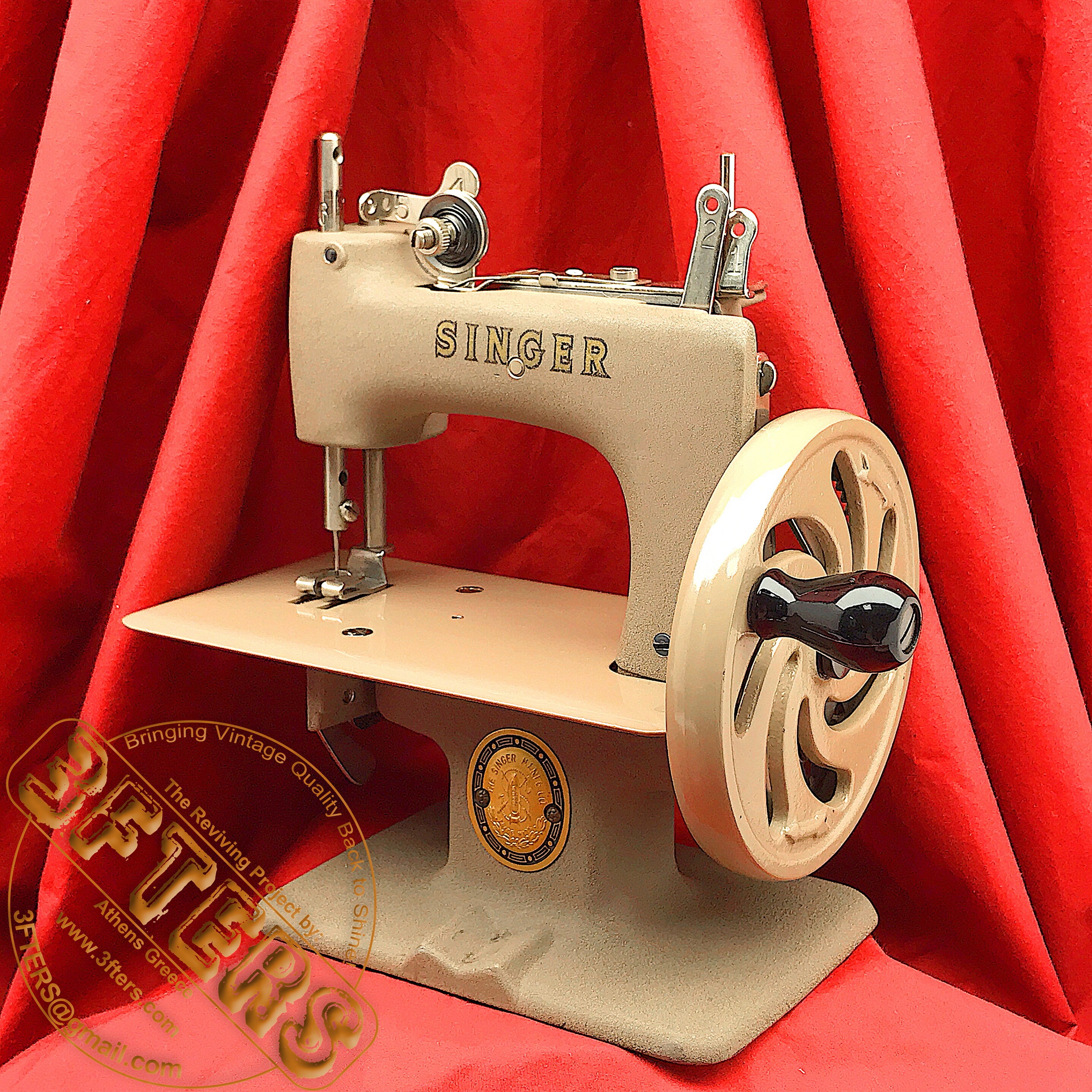 Machine à coudre vintage singer jouet enfant rouge 1970