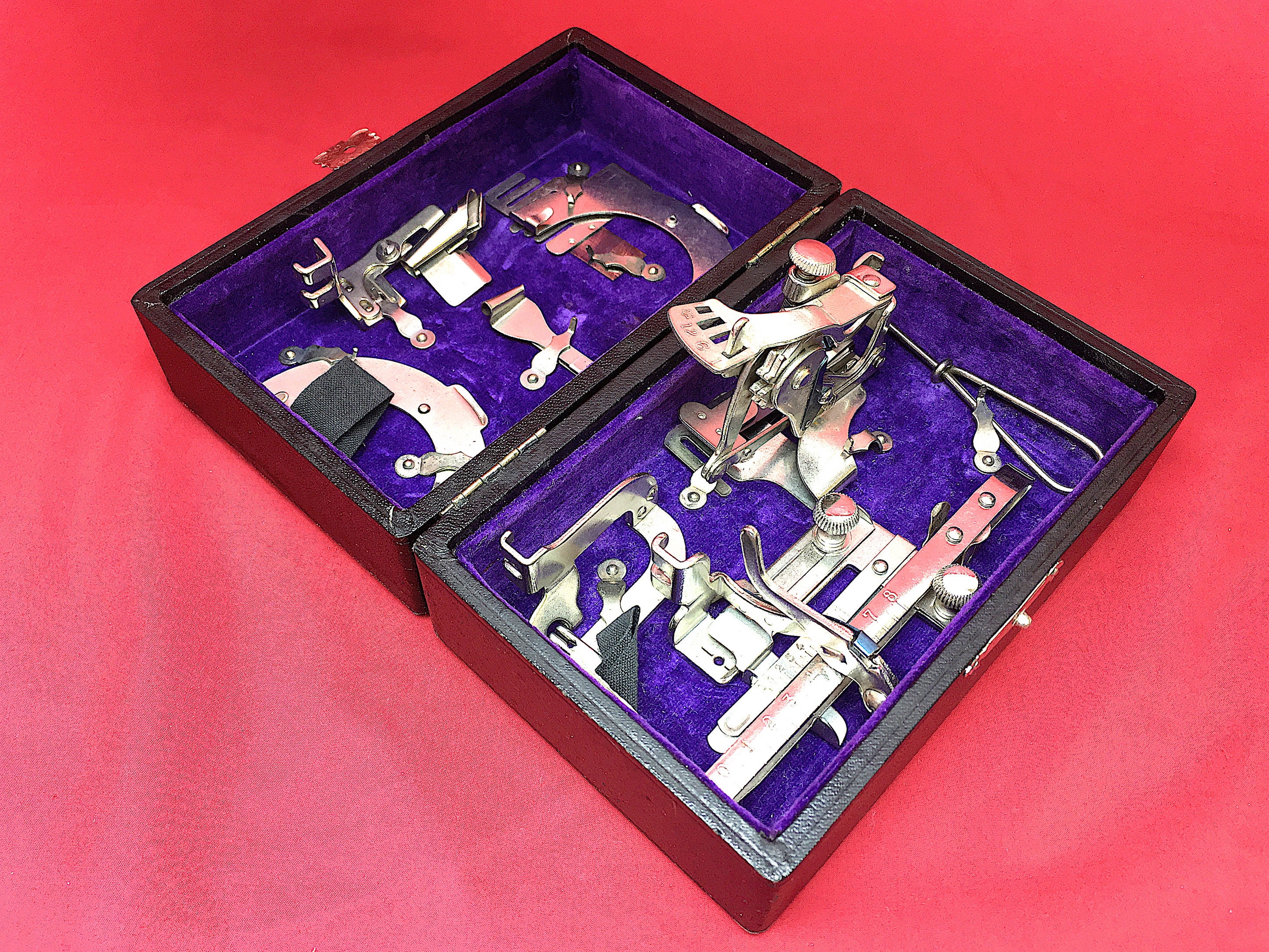 Deluxe SINGER Attachments German Set Box for 201 & 15 Accessories ...