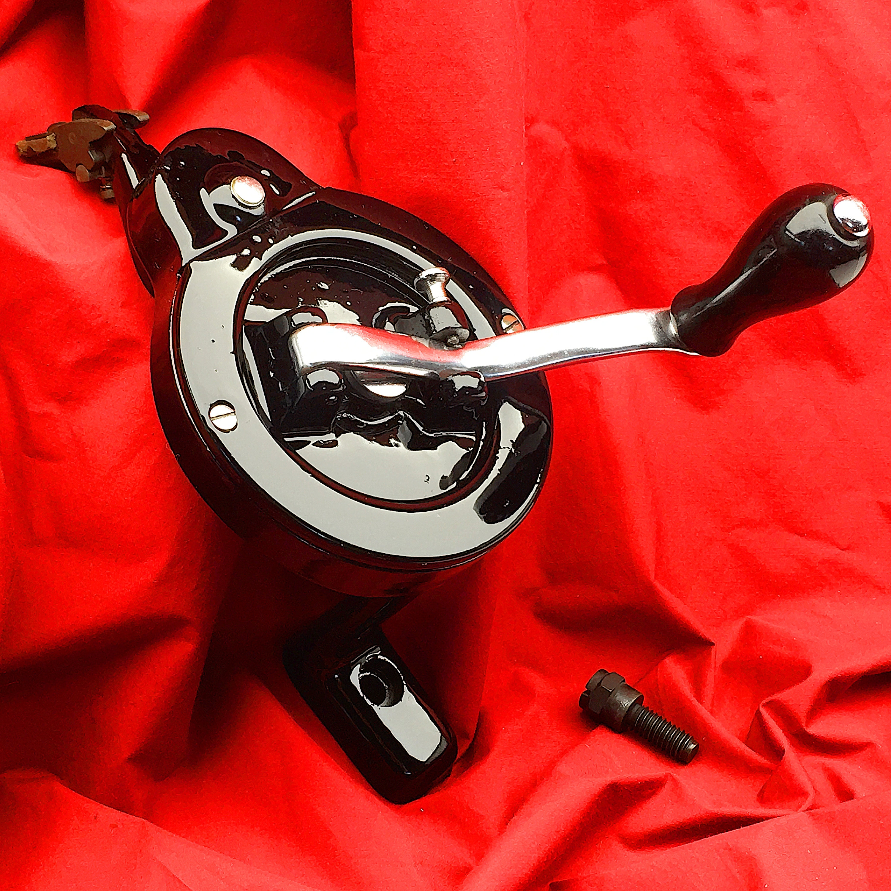 Singer Hand Crank for sale Only 3 left at 70