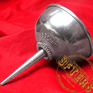 Vintage SINGER Sewing Machine Oiler Tin Oil Can Container 36569 Thumb Pump