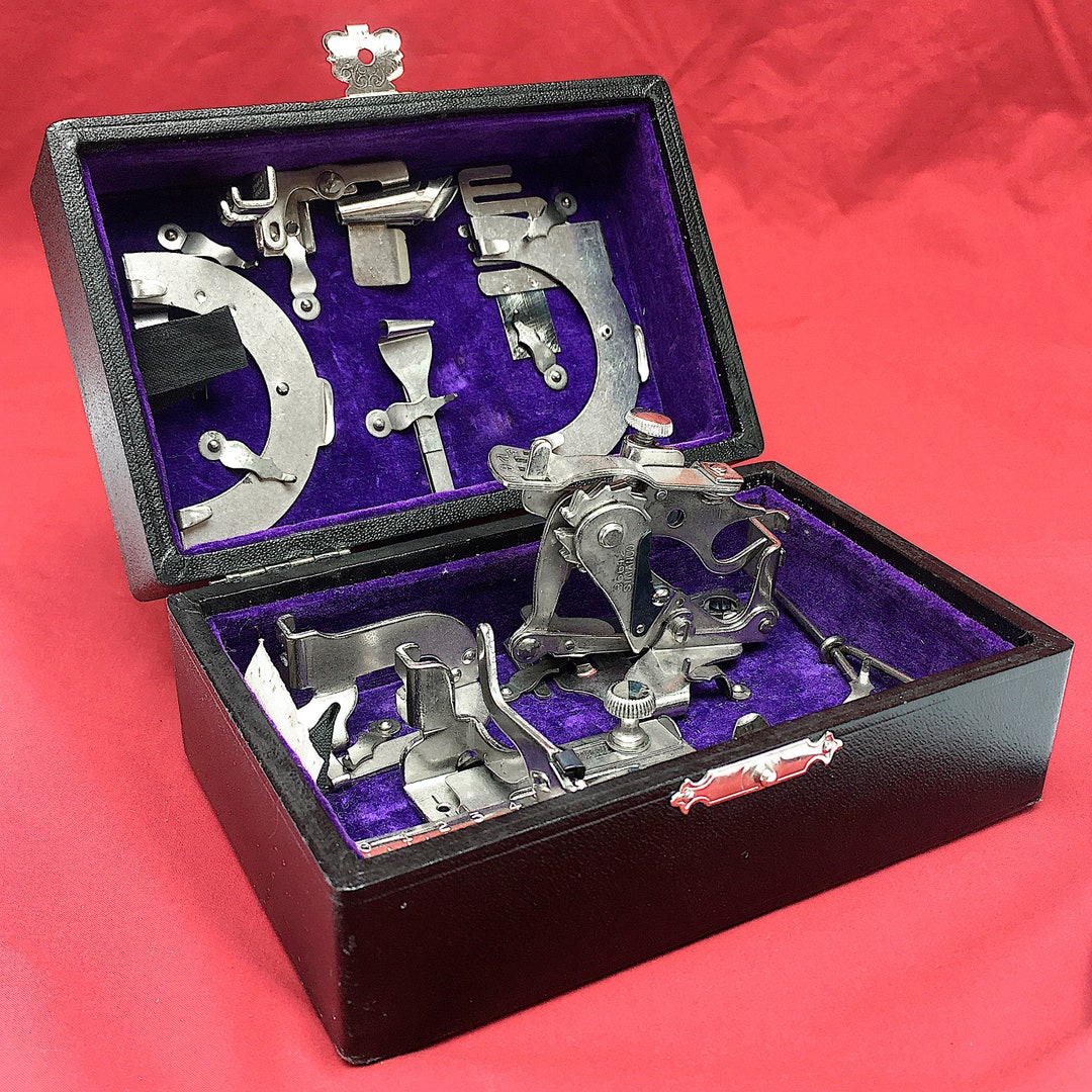 Deluxe German SINGER Attachments Set Box for 66 66k 99 99k Accessories