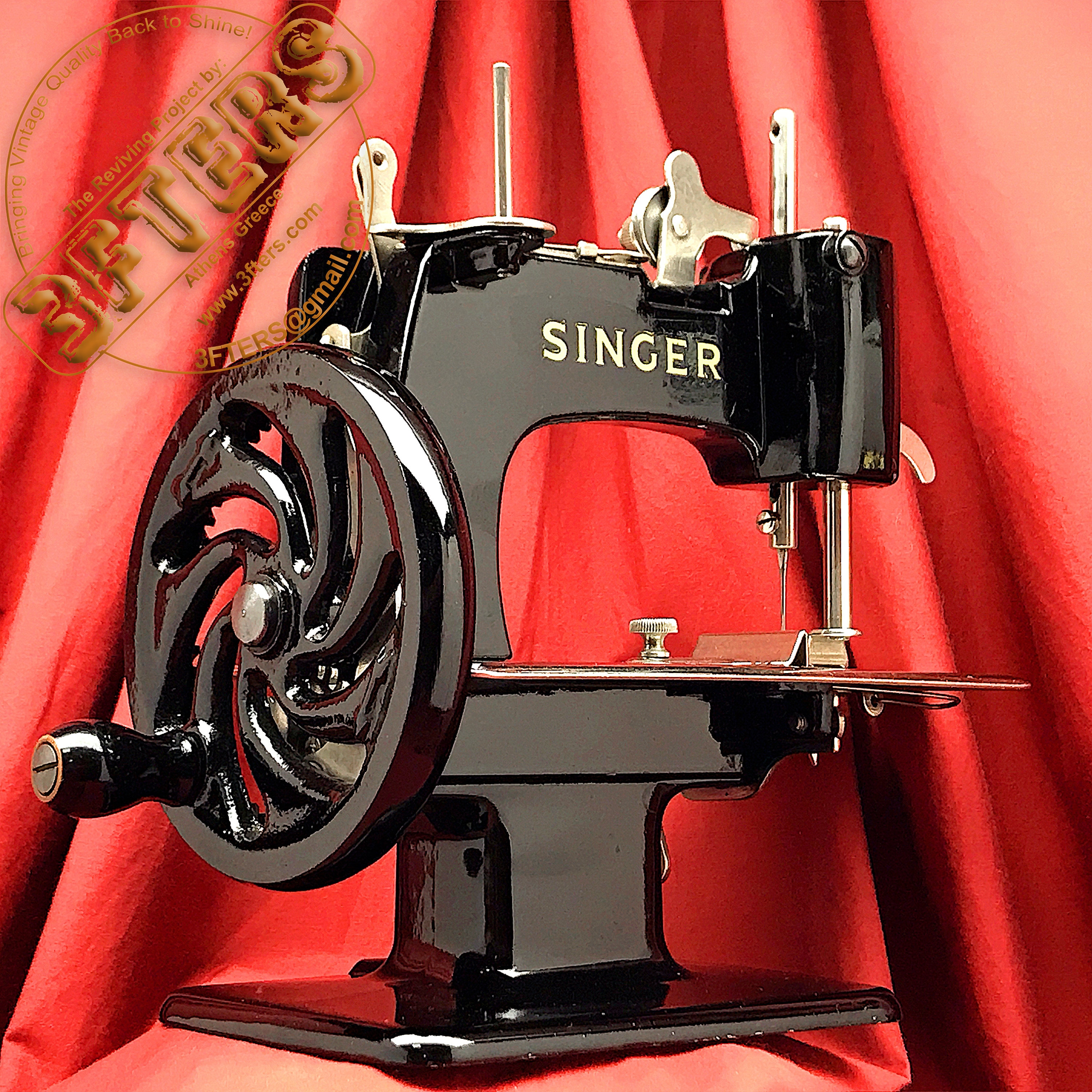 SINGER SEWHANDY 20 Child Toy Sewing Machine 20-10 Restored