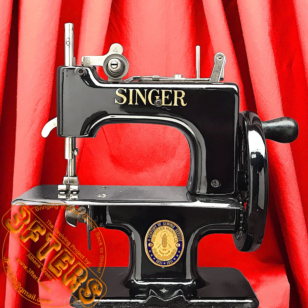 Centennial SINGER SEWHANDY 20 Child Toy Sewing Machine Restored