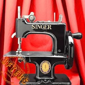 Máquina de coser de juguete para niños SINGER SEWHANDY 20 de 1900 restaurada y mantenida por 3FTERS